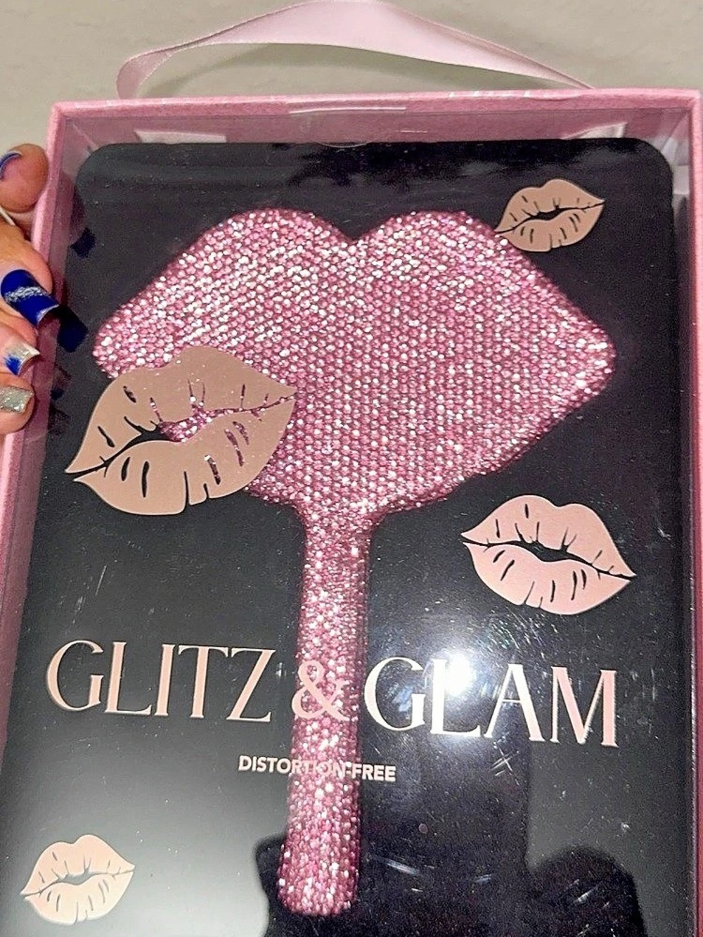Glitz & Glam Handheld lipshaped Mirror Pink NWT